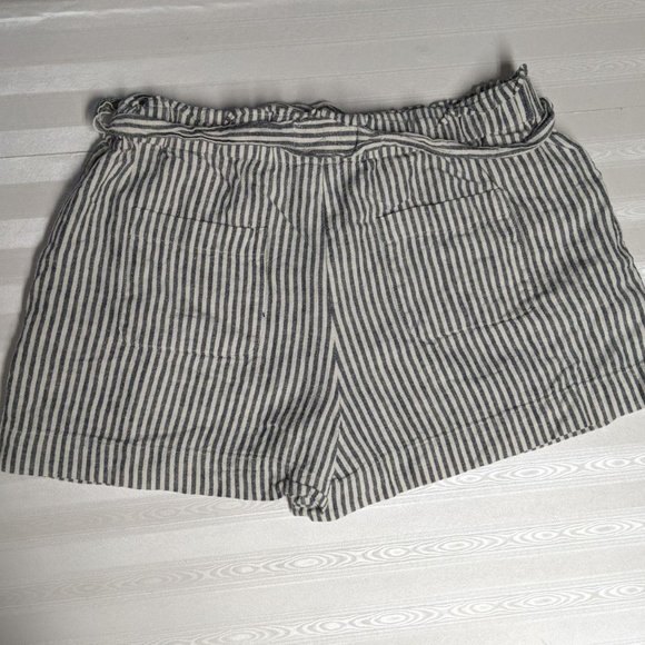 BCBGeneration Shorts Women Large Pull-on Paperbag Striped Woven Linen Blend L - Picture 2 of 9
